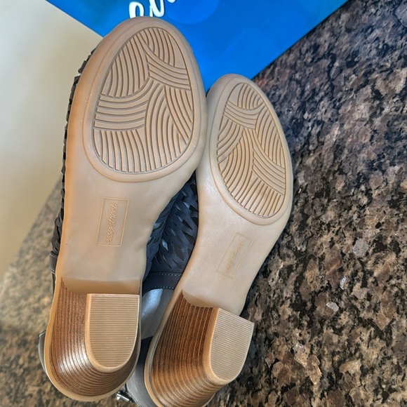 Easy Street navy sunrise stacked open toe bootie 8.5 NIB - Picture 6 of 9